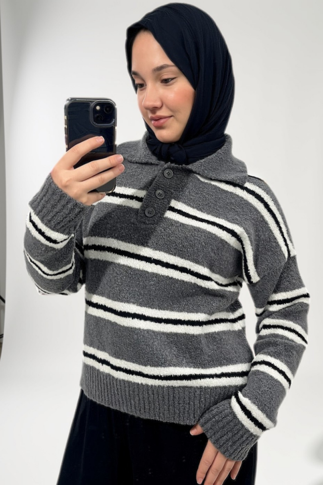 Çizgili Polo Yaka Düğmeli Triko Kazak